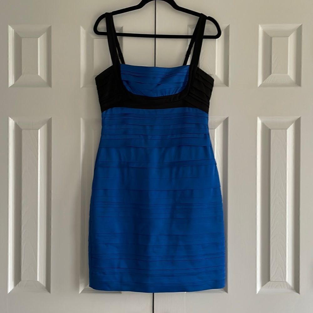 BCBGMAXAZRIA Blue & Black Adjustable Strap Dress Size 10